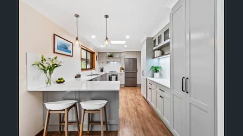 Lovely beach house in South Durras - big yard