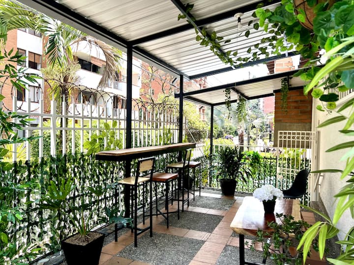 Casa Oasis Medellin· Moderna· Céntrica · Fast Wifi - Medellín, Colombia