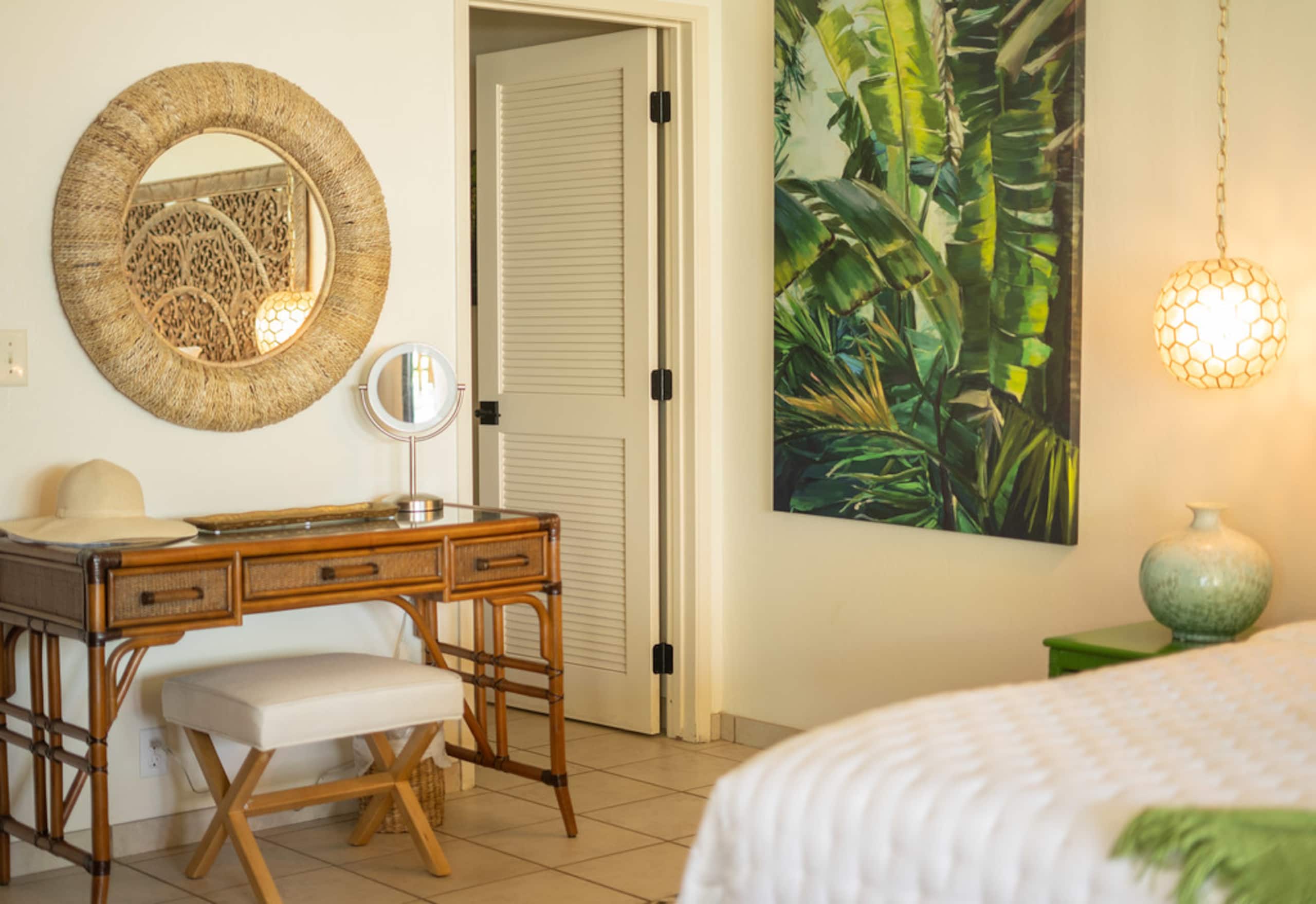 Beautiful Modern Ocean Front Condo - Image 20