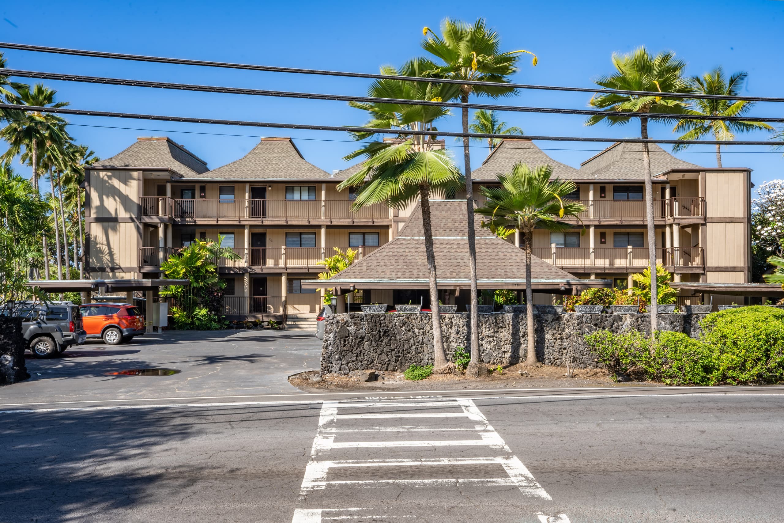 Beautiful Modern Ocean Front Condo - Image 35