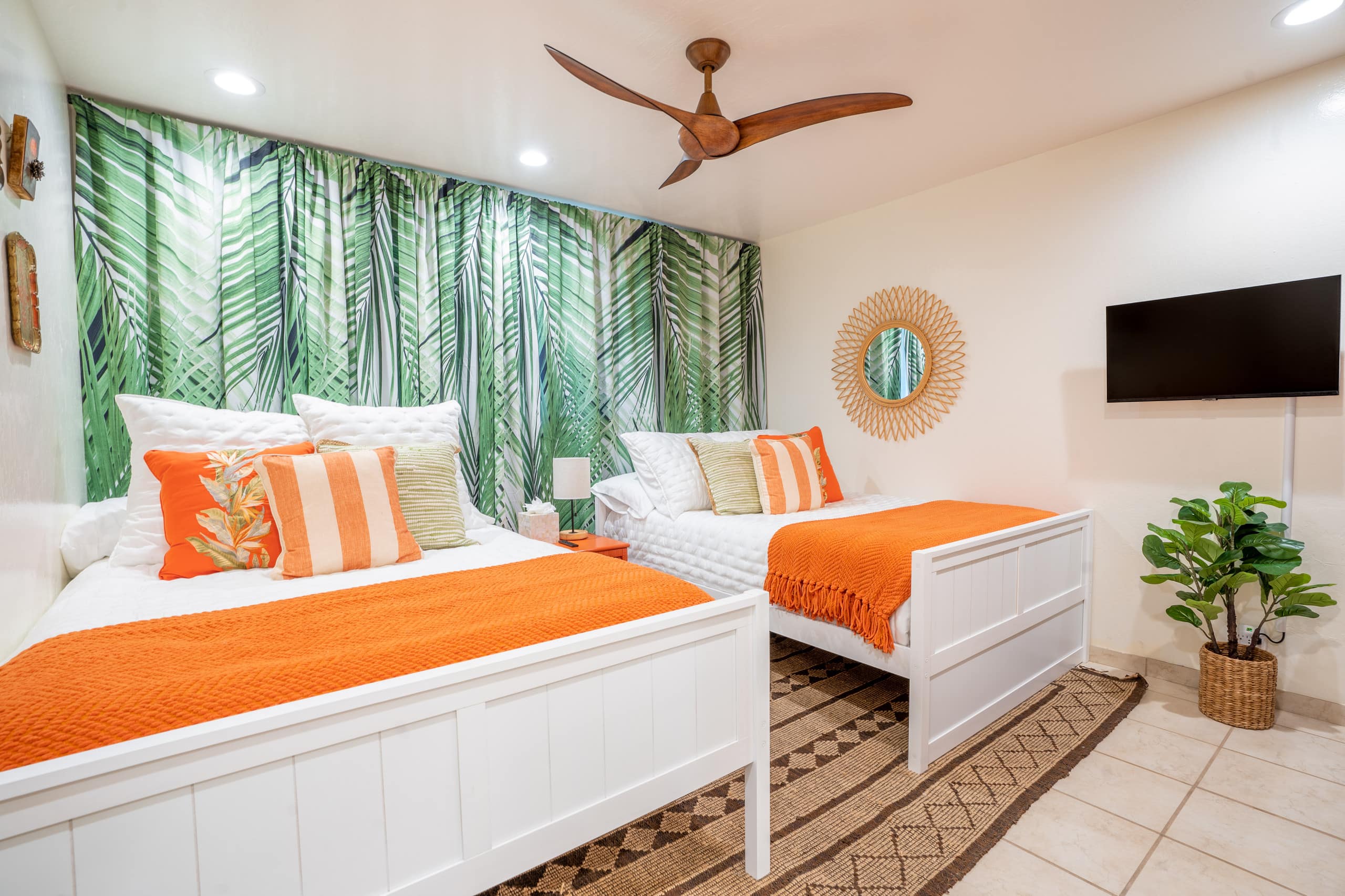 Beautiful Modern Ocean Front Condo - Image 23