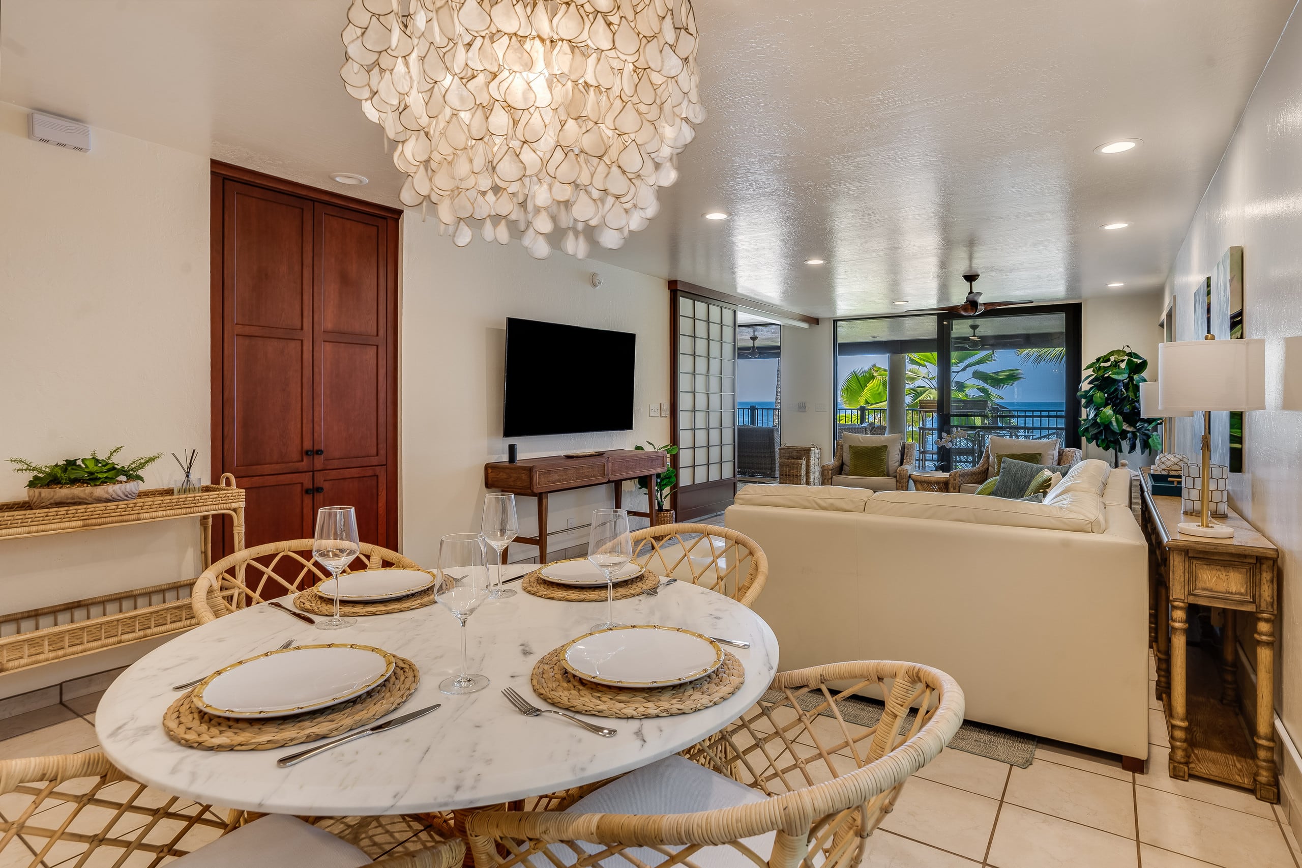 Beautiful Modern Ocean Front Condo - Image 12