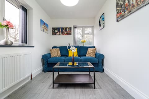 Top Airbnb: Handsworth Wood Lodge in Birmingham