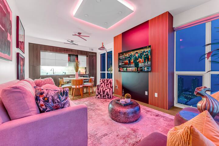 Modern Penthouse CN Tower+Lake Sunset View|Sleeps8 gallery image 5