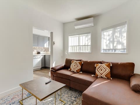 Modern 3 Bedroom Apt in San Fernando