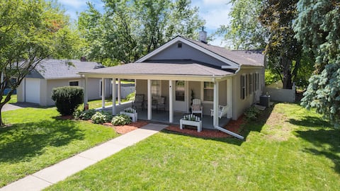 Cottage 2 blocks to downtown Prescott Riverfront