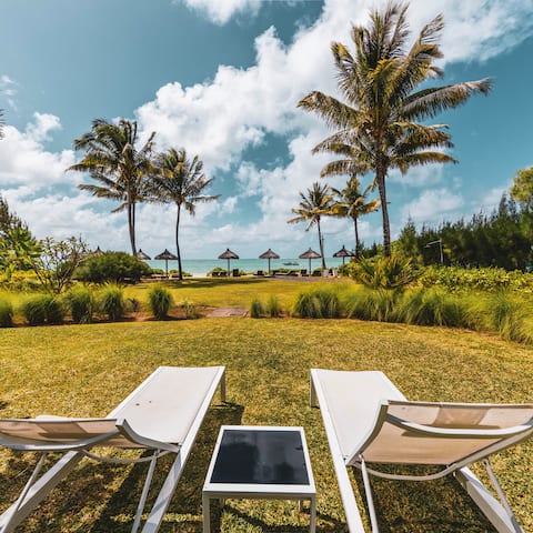 Peaceful beachfront apartment, Pointe d’Esny