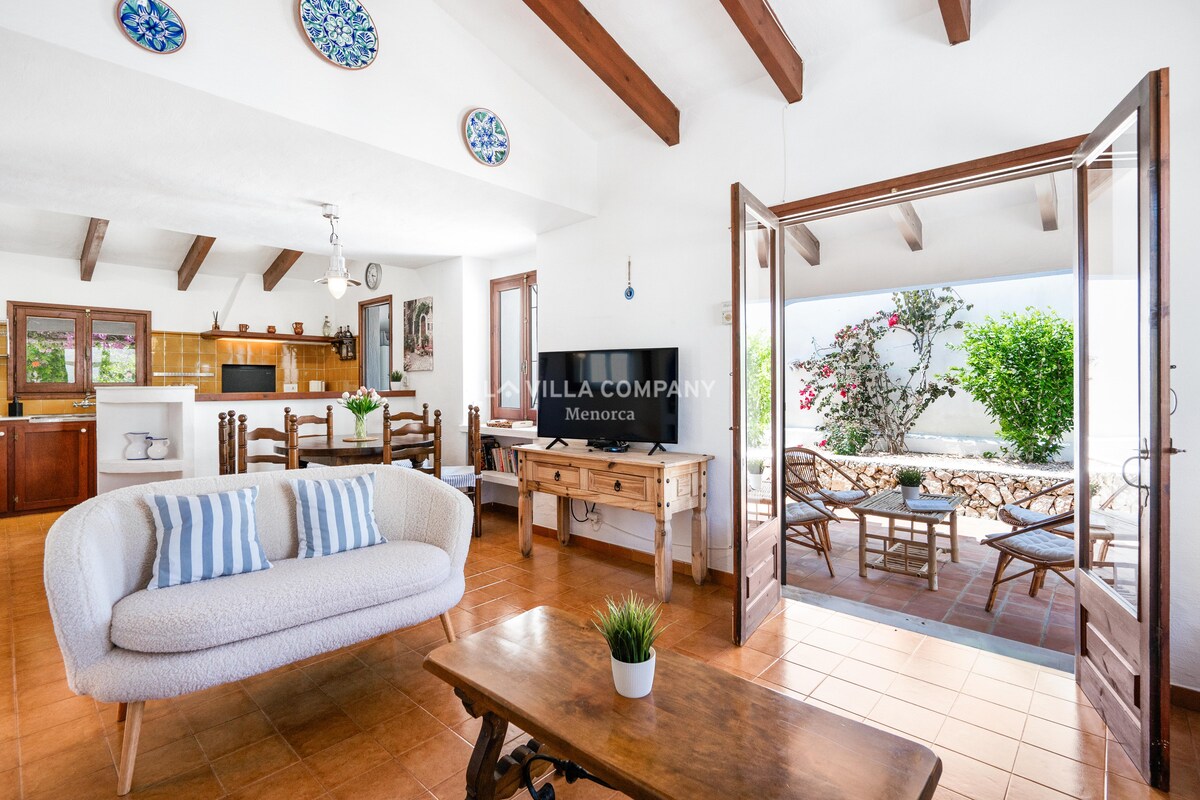 Charming Villa in Cala en Porter 2