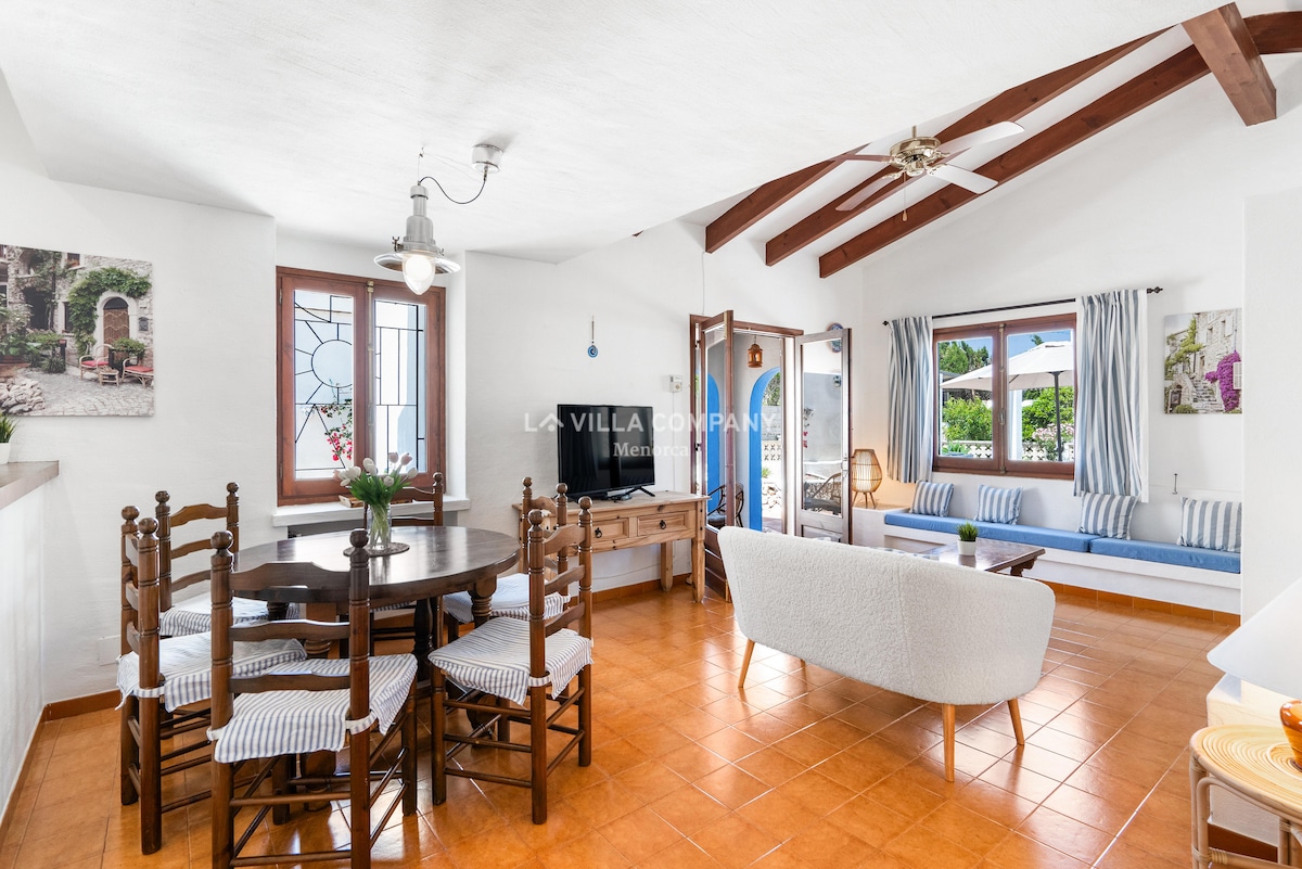 Charming Villa in Cala en Porter 5