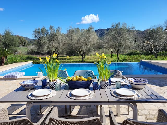 “Can Verano” ; Countryside, pool & Lemon trees