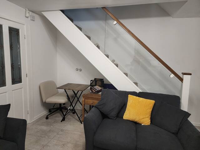 My Holiday Home- 2 Bed House- Private Parking gallery image 4