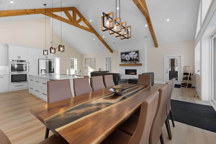 Luxurious Muskoka Retreat - Huntsville