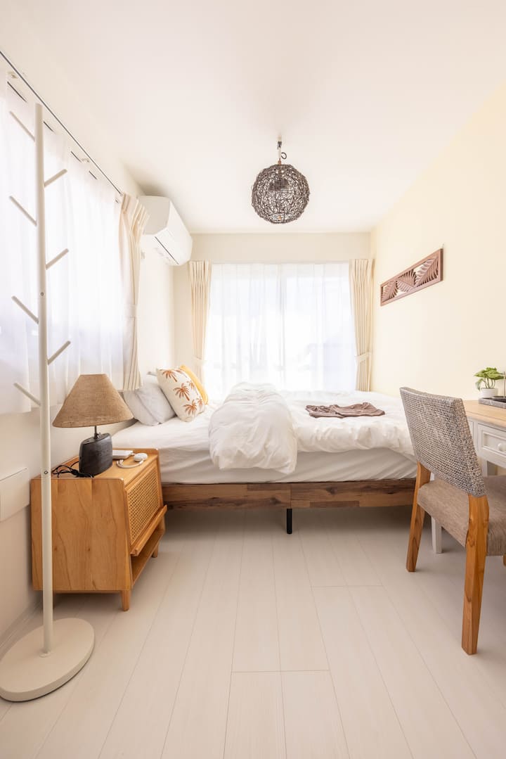 Спалня „Слънце“ (1 голямо двойно легло)