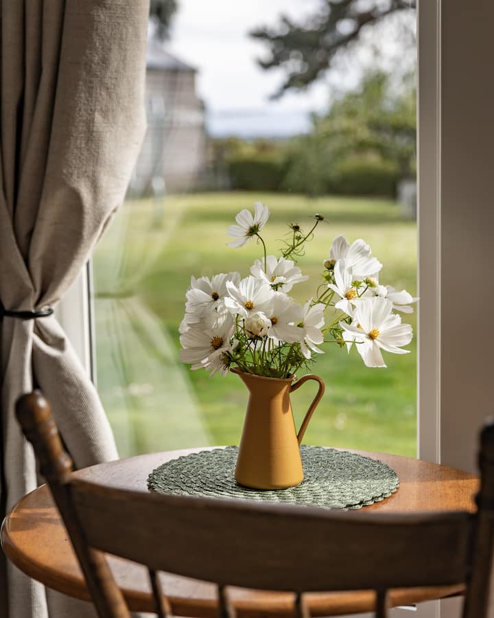 The Garden Room At Newry Farm - Woolmers Estate, Longford