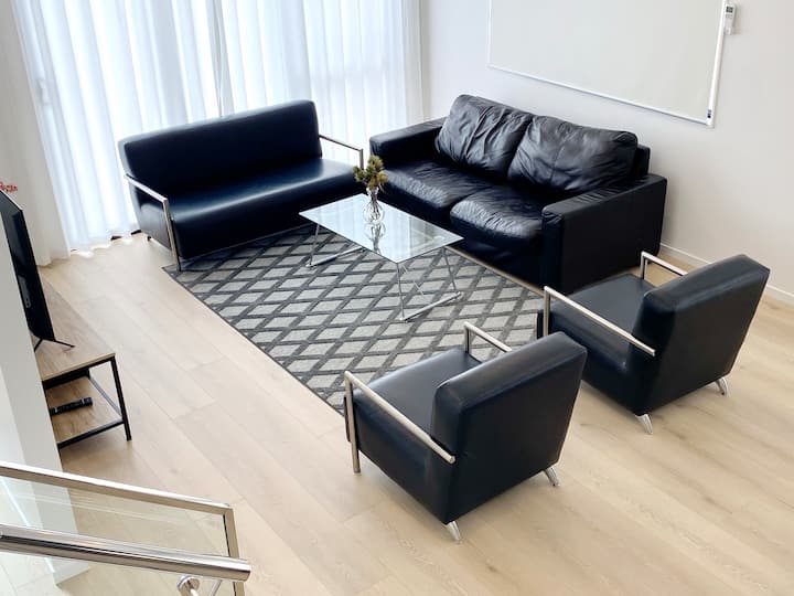 Large Designer House With 2 Kitchens, 8br 5.5bh - Auckland