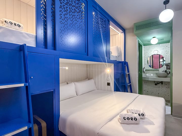 Private Room, Old City Location, With Rooftop Pool - Málaga