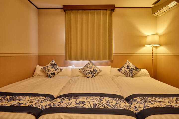 3 krevate 200✕ cm 100 cm