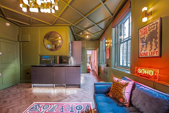 Stylish 2Bed Flat interiors designed by Soho House gallery image 3