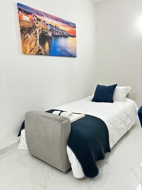 Annuncio Airbnb popolare: YourHome, easy walk to the beach a Bari