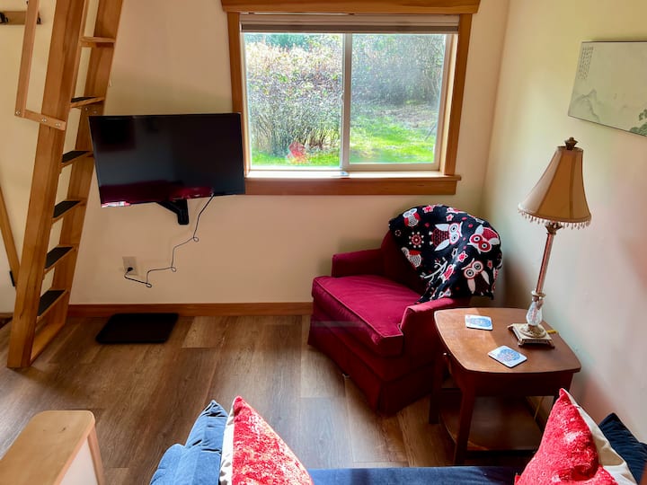 Cheery Loft Studio Near Dt Oly W/ Country Feel - Olympia, WA