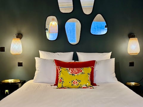 Top Airbnb: Secluded Le Marais Escape (steps to the Seine) in Paris 4e Arrondissement