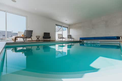 New villa, Indoor pool • 8 adults and 2 children