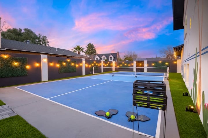 Pickleball, Game Room, Spa & Pool near Old Town