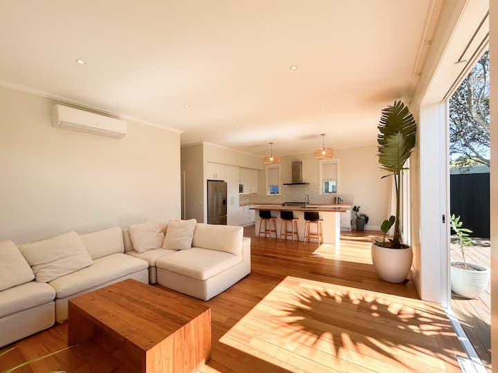 Charming Cottage In Petone - Lower Hutt