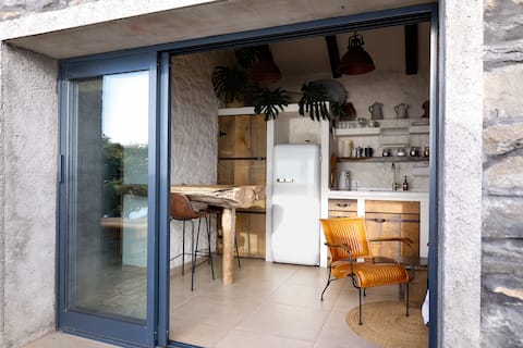 Top Airbnb: Casa Mar - Quinta Falcões do Sol [Falcões do Sol Farm] em Fajã Da Ovelha