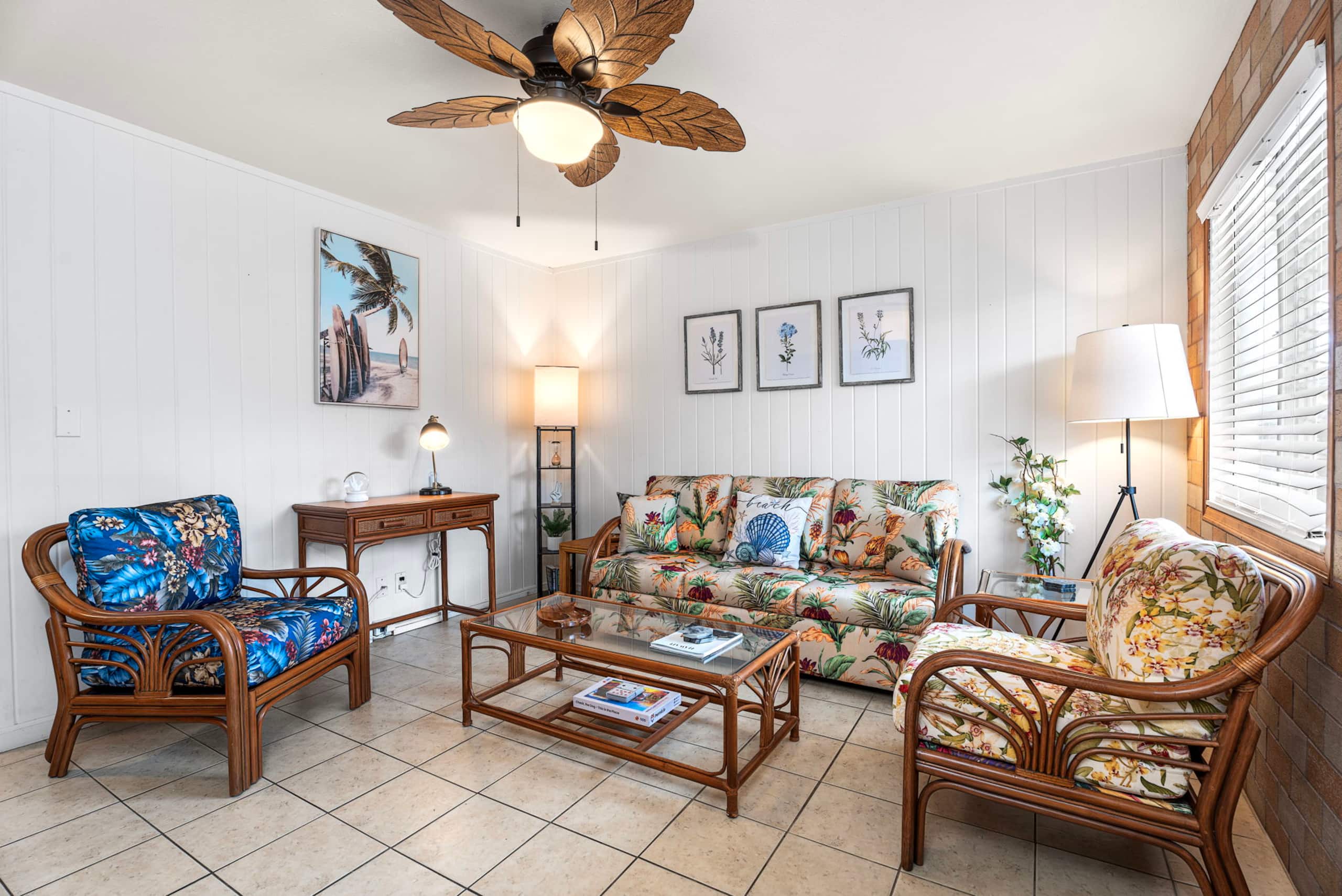 Condo in Kailua-Kona · ★4.98 · 2 bedrooms · 3 beds · 1 private bath - Image 4