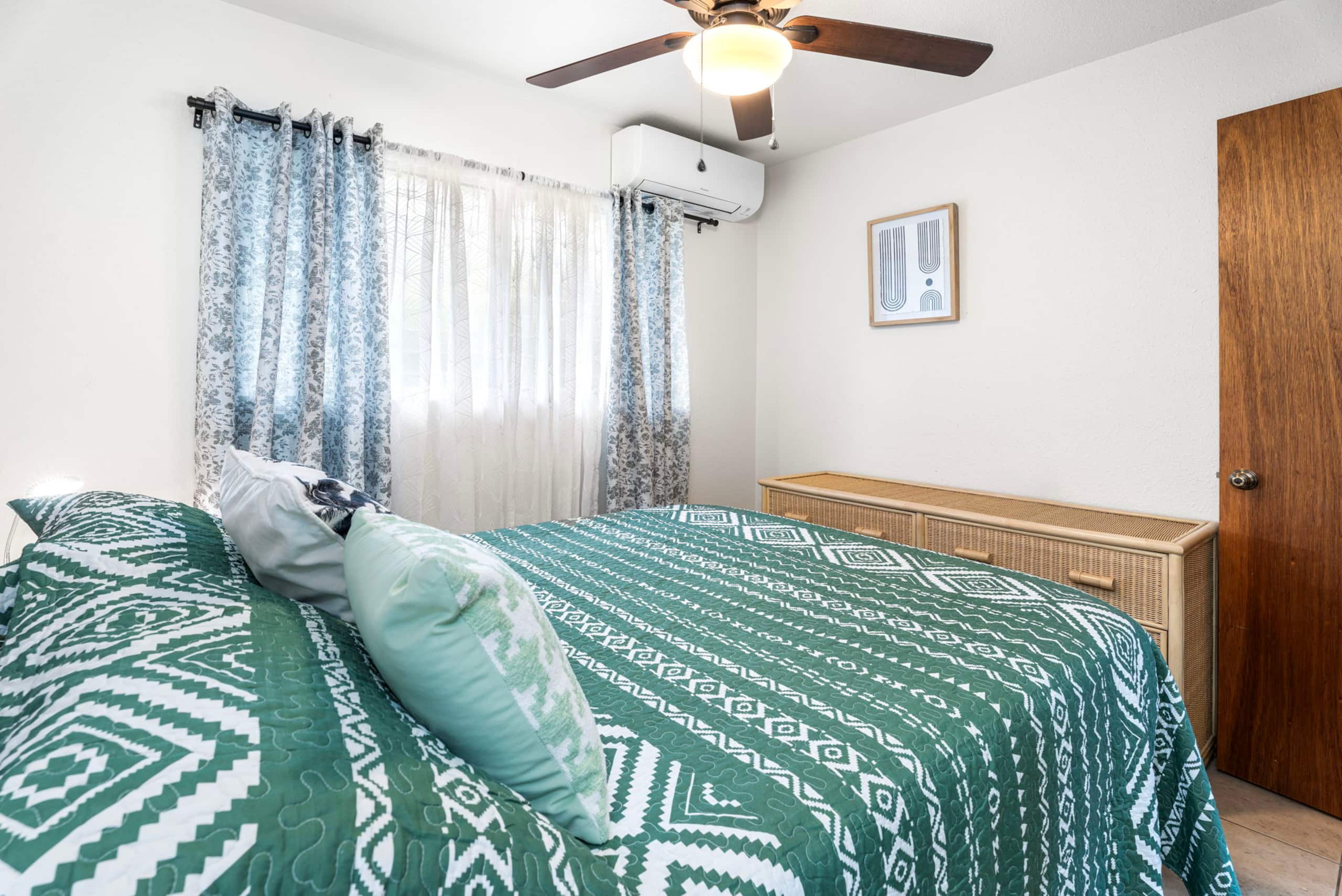 Condo in Kailua-Kona · ★4.98 · 2 bedrooms · 3 beds · 1 private bath - Image 13