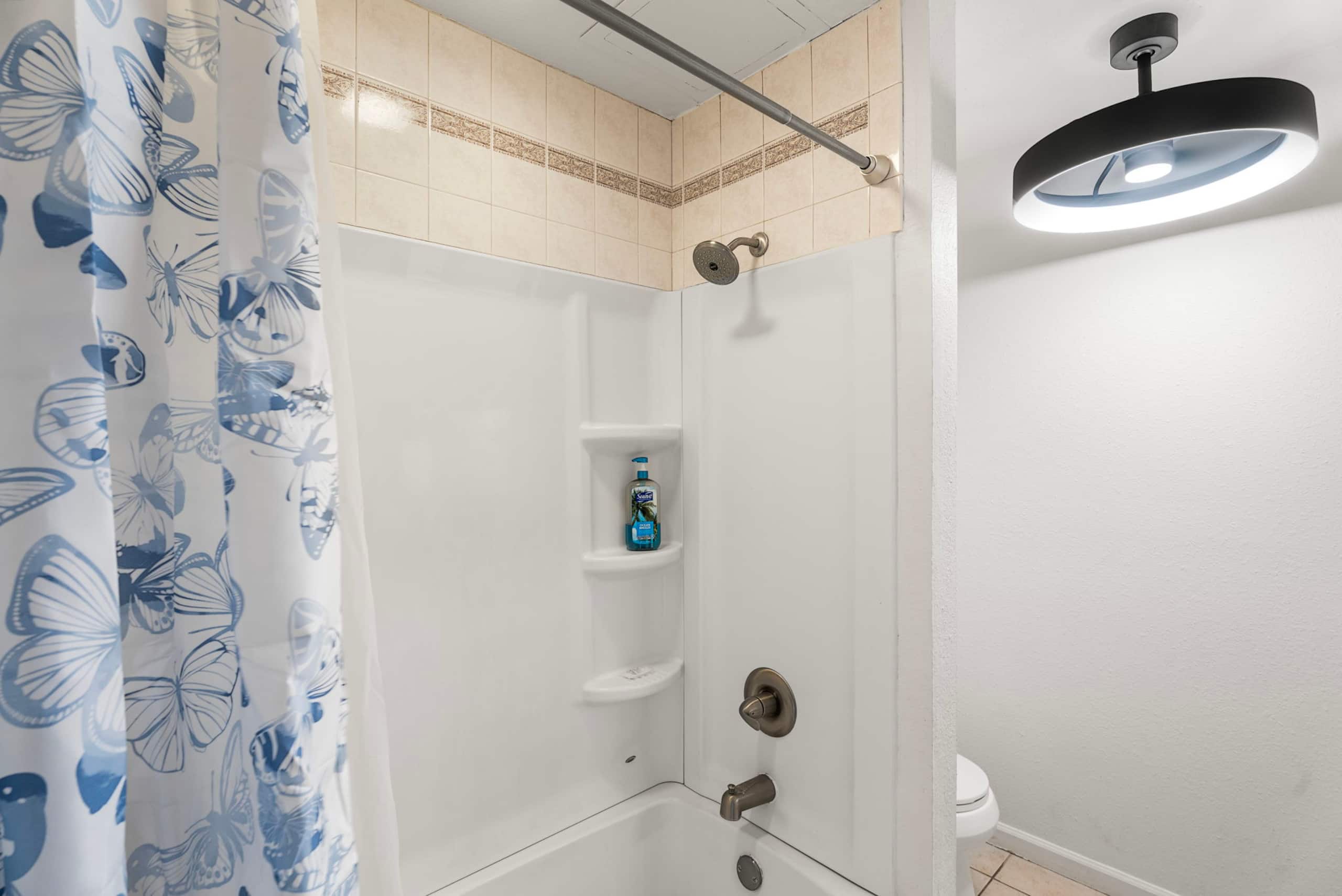 Condo in Kailua-Kona · ★4.98 · 2 bedrooms · 3 beds · 1 private bath - Image 15