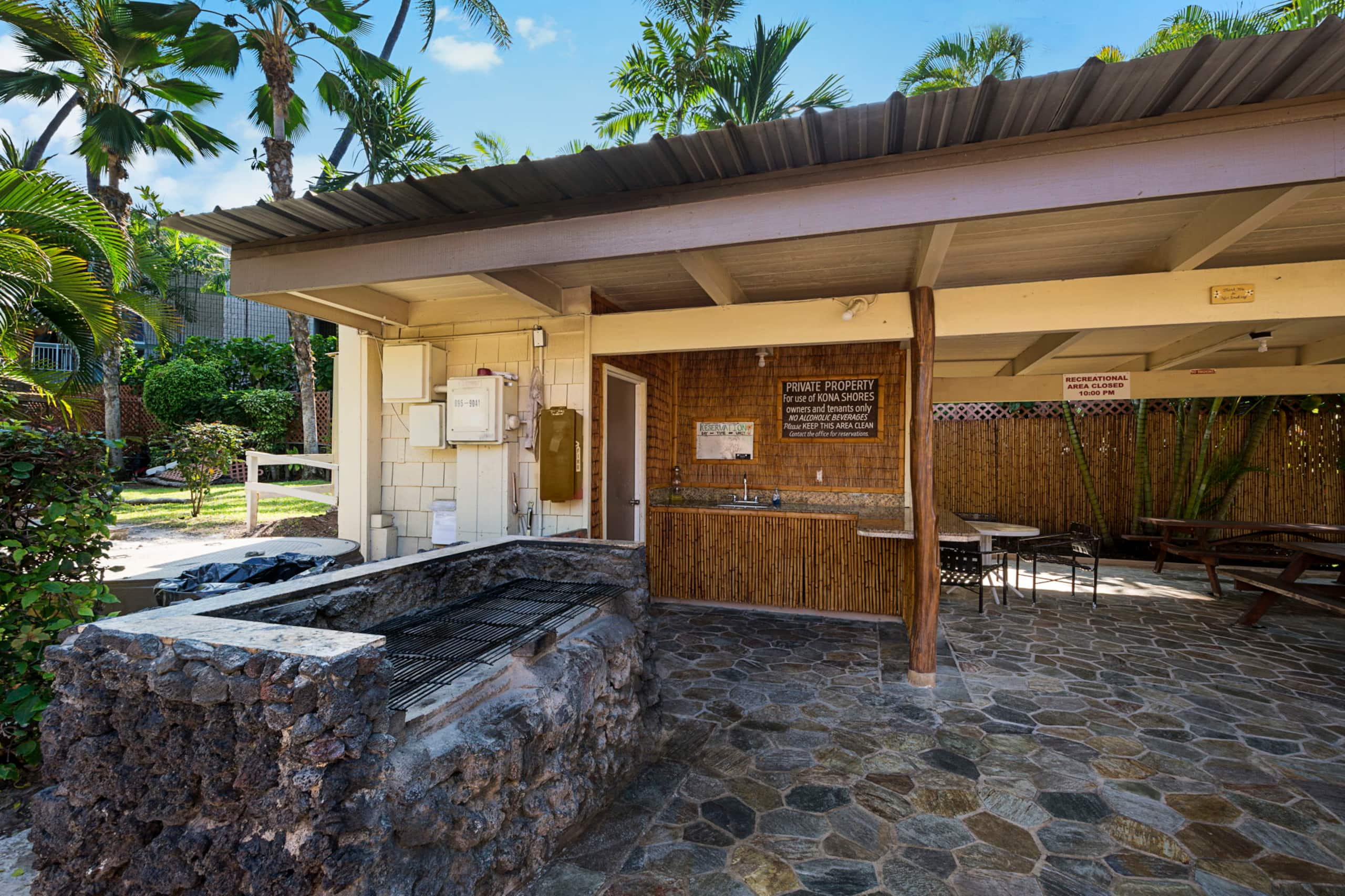 Condo in Kailua-Kona · ★4.98 · 2 bedrooms · 3 beds · 1 private bath - Image 34