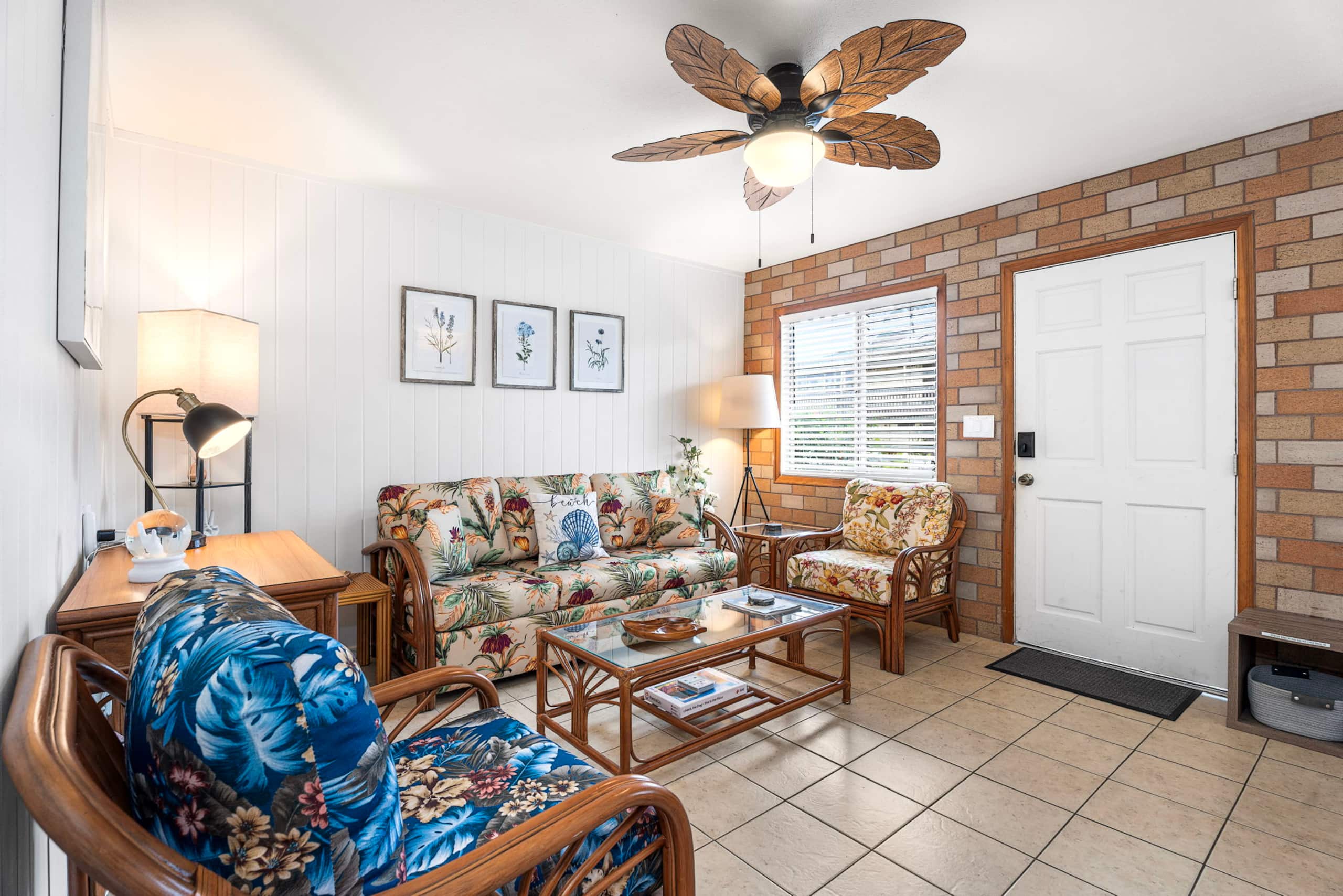 Condo in Kailua-Kona · ★4.98 · 2 bedrooms · 3 beds · 1 private bath - Image 5