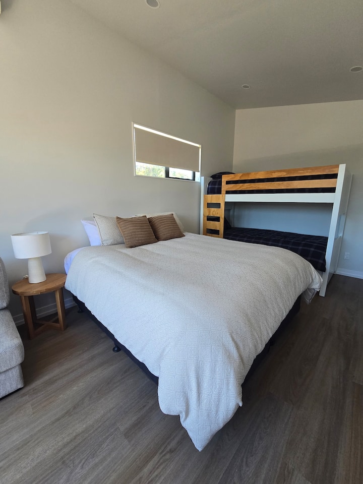 საძინებელი 4