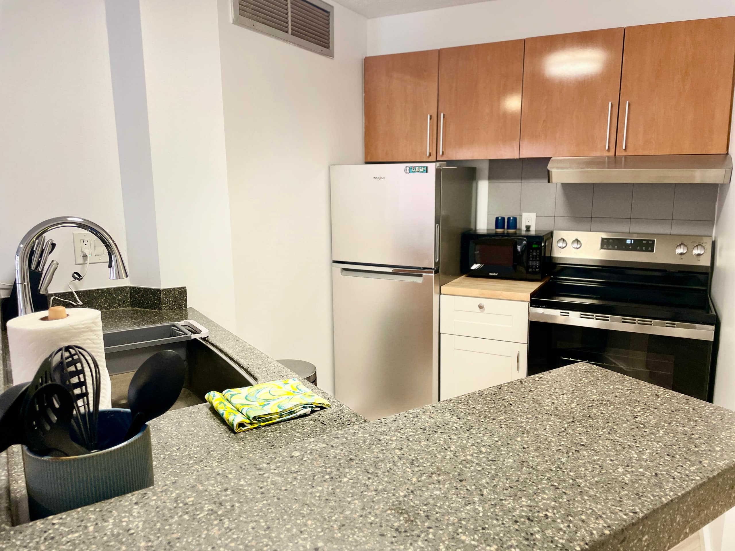 Honolulu Mountain View Condo w/ Free Parking - Image 15