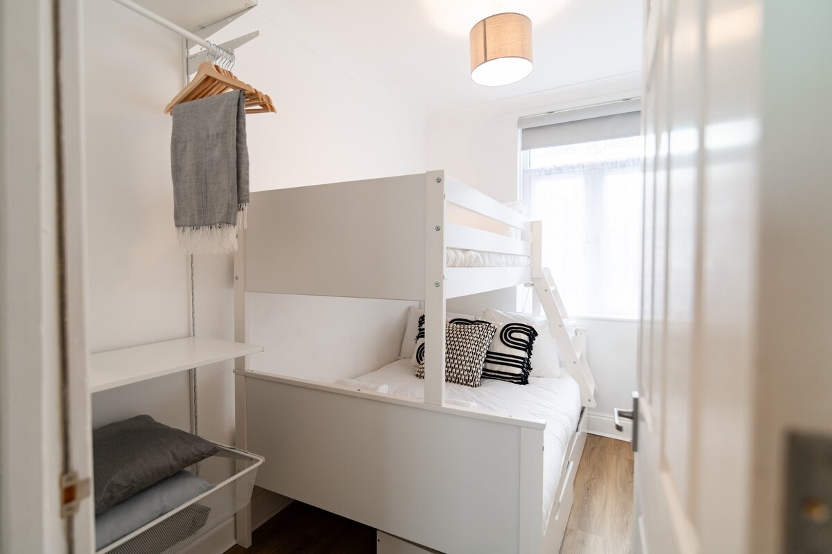 غرفة النوم 2