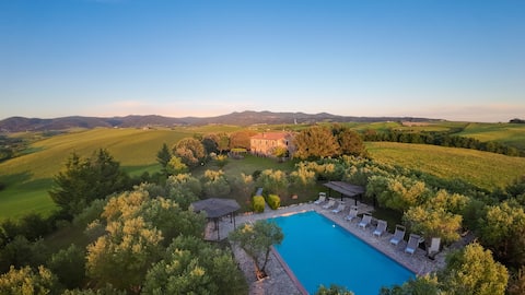 Relax Private Villa w/Pool Biliardo and Lake View