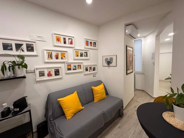 NapArt Central Apartment in Naples – My Place gallery image 3