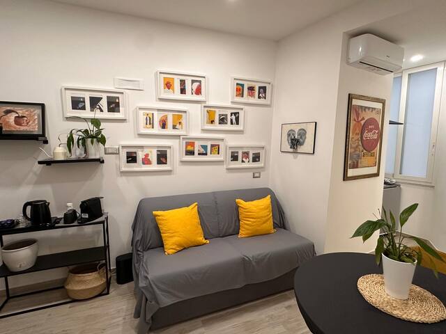 NapArt Central Apartment in Naples – My Place gallery image 4