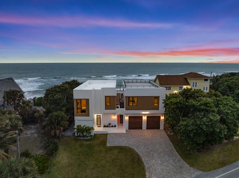 Melbourne Beachfront Pool & rooftop deck Sleeps 20