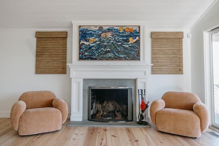 Spacious Montauk Lake Waterfront Property - Montauk, NY