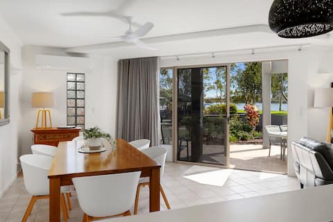 Ground Floor Oasis Steps from Noosa River"