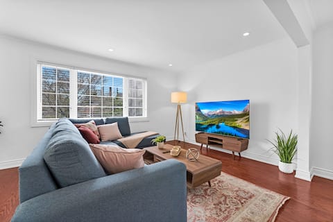 Popular Airbnb listing: 15 KM to Downtown Toronto | Hwy 401 DVP 404 in Scarborough Centre