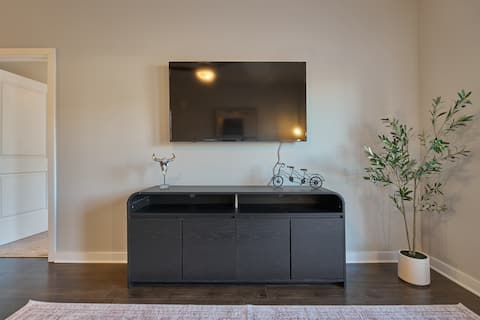Successful Airbnb property: Stylish, Cozy 2BD Apt Near DT Clayton | Pool | Gym in Raleigh / Cary
