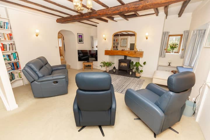 Honeysuckle Cottage, Nestled By The River - Noss Mayo