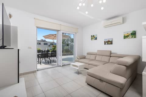 Top Airbnb: Villa Maurina- 2 bedroom, pool and sea view in Poljane