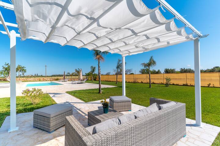 Villa Red Wind by BarbarHouse gallery image 5