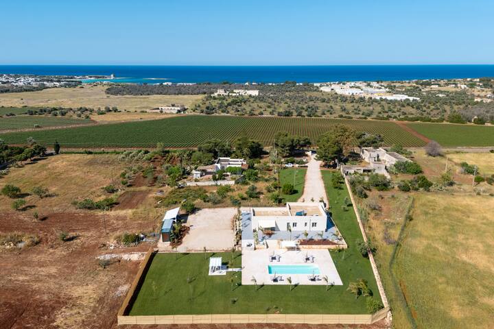 Villa Red Wind by BarbarHouse gallery image 4