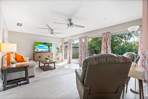 Popular Airbnb listing: *New*Getaway|HeatedPool+Spa|Firepit|Close2Beaches in Marco Island